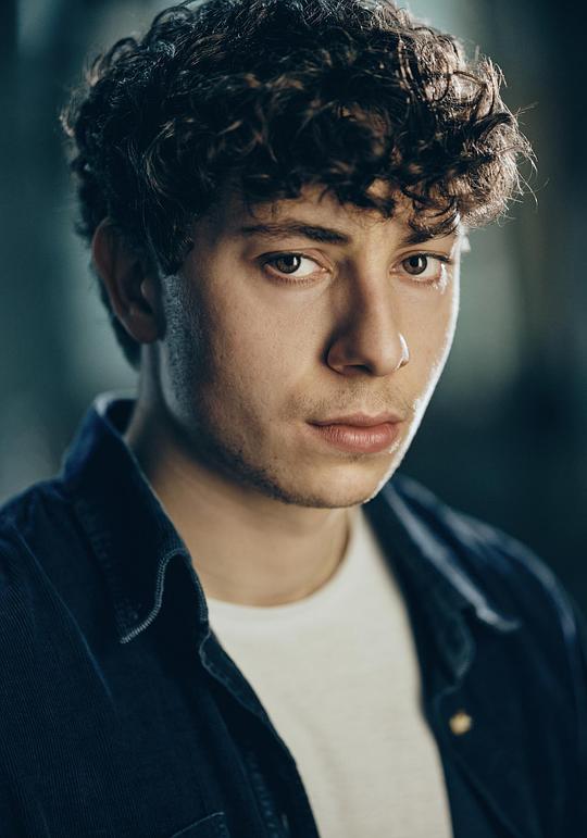 哈维·阿蒙德 Harvey Almond照片