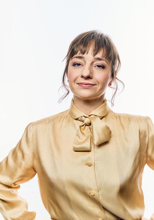 埃斯特·通帕 Eszter Tompa照片