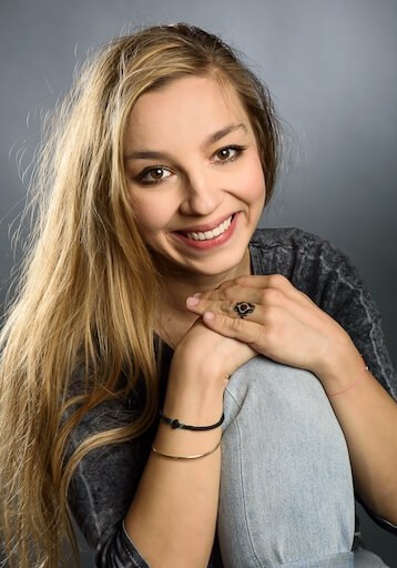 伊林卡·马诺拉切 Ilinca Manolache照片