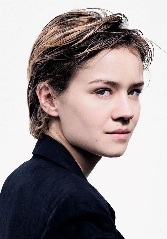 莉亚·德林达 Lea Drinda照片