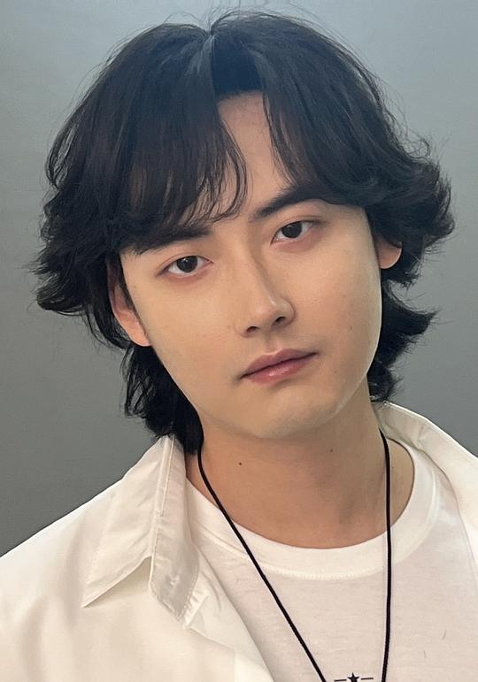 李轻扬 Qingyang Li照片