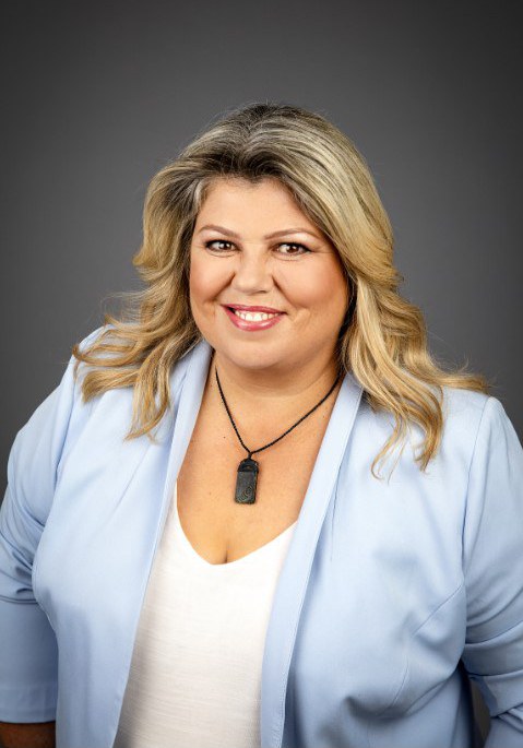 乌兹拉·卡尔森 Urzila Carlson照片