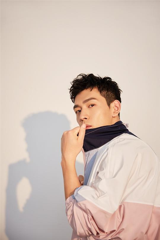 苗溢伦 Yilun Miao照片