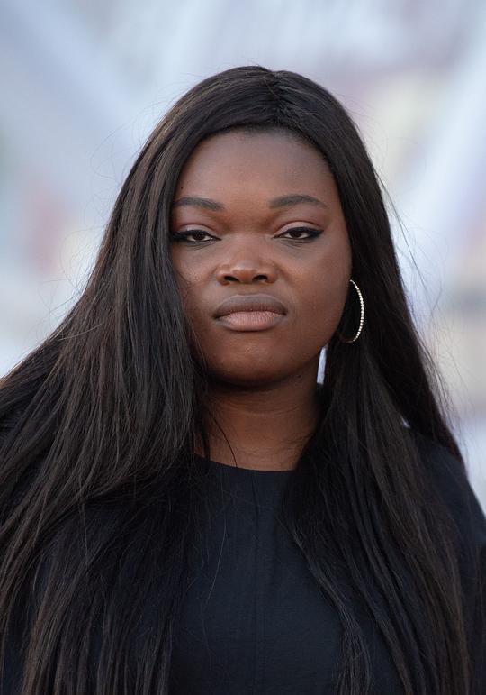 古斯拉姬·马兰达 Guslagie Malanda照片