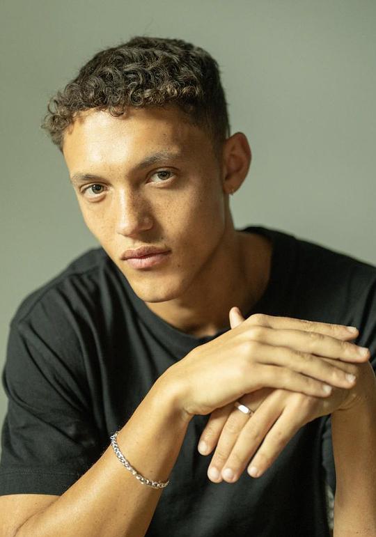 奥兰多·诺曼 Orlando Norman照片