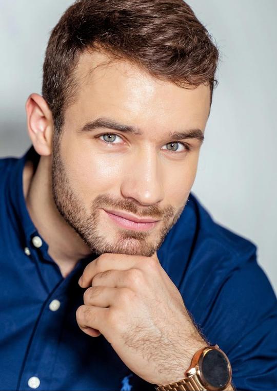 马克西姆·斯拉文斯基 Maksym Slivinskyi照片