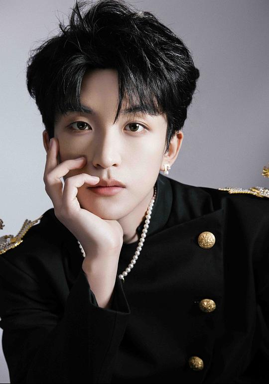 黄子弘凡 Zihongfan Huang照片