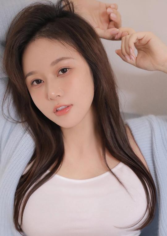 何雨桐 Yutong He照片