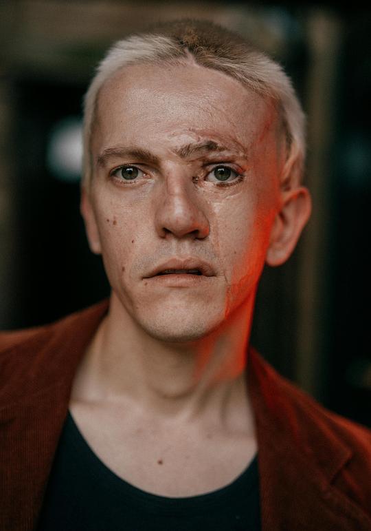 罗伯特·罗兹 Robert Rhodes照片