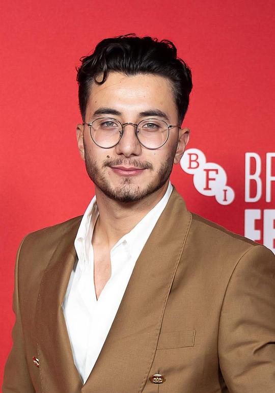 亚当·科哈塔 Adam Khattar照片