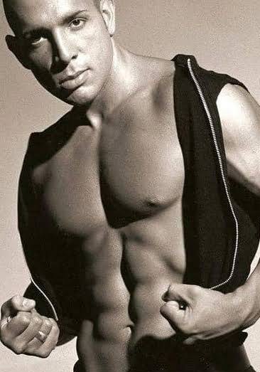 吉尔布兰多·阿塞韦多 Gilbrando Acevedo照片