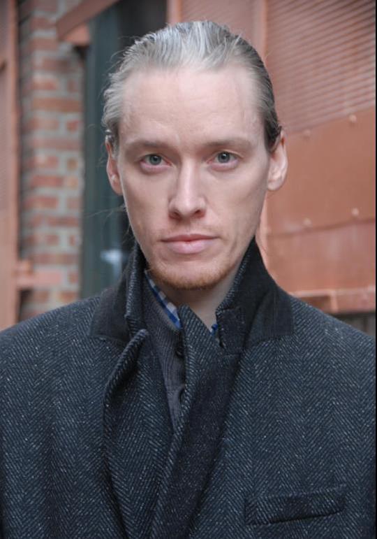 肖恩·斯托尔森 Sean Stolzen照片