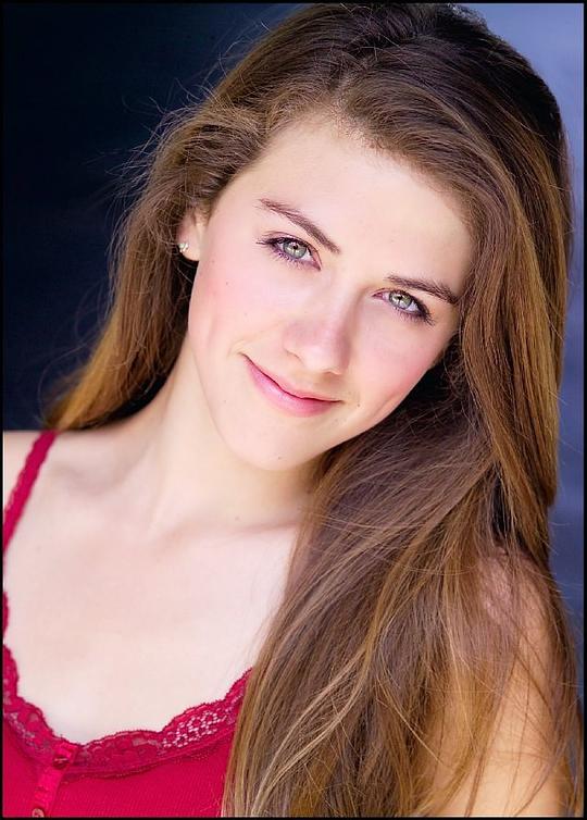 帕芮·马费尔德 Perry Mattfeld照片