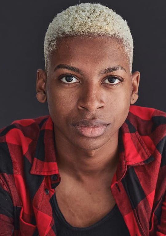 乔丹·亚伦·霍尔 Jordan Aaron Hall照片