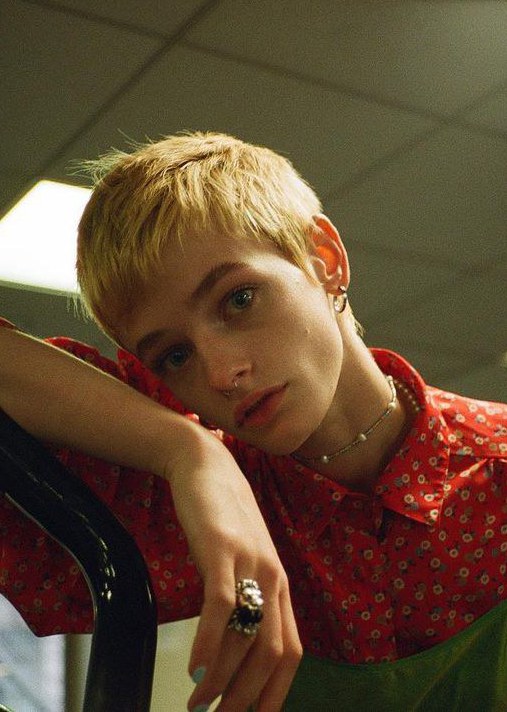 伊斯特·麦克格雷格 Esther McGregor照片