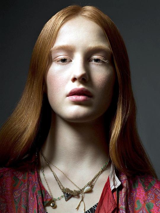 波比·萨尔沃·门努兹 Bobbi Salvör Menuez照片