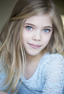 艾尔·麦金农 Elle McKinnon照片