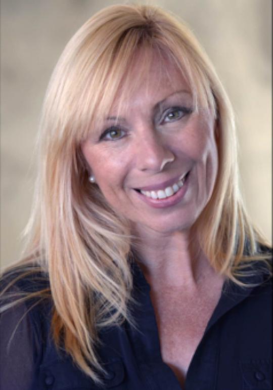 卡罗琳·亚代尔 Carolyn Adair照片