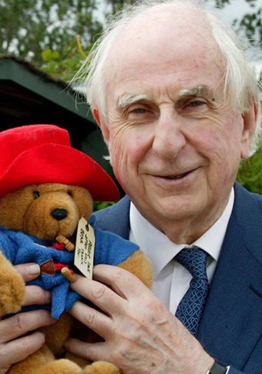 迈克尔·邦德 Michael Bond照片