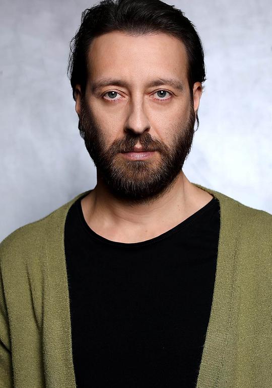 萨沙·比科塔基尔 Sasha Biktagir照片