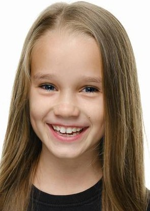 阿丽莎·威尔 Alisha Weir照片