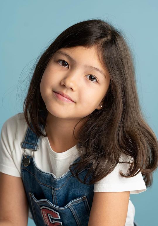 伊洛斯·佩若特 Eloise Peyrot照片