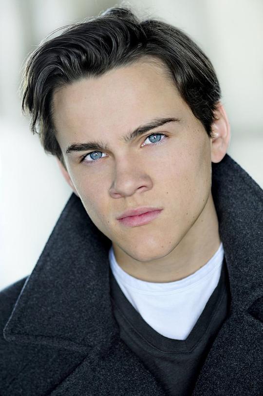 亚历克斯·诺伊施泰特 Alex Neustaedter照片