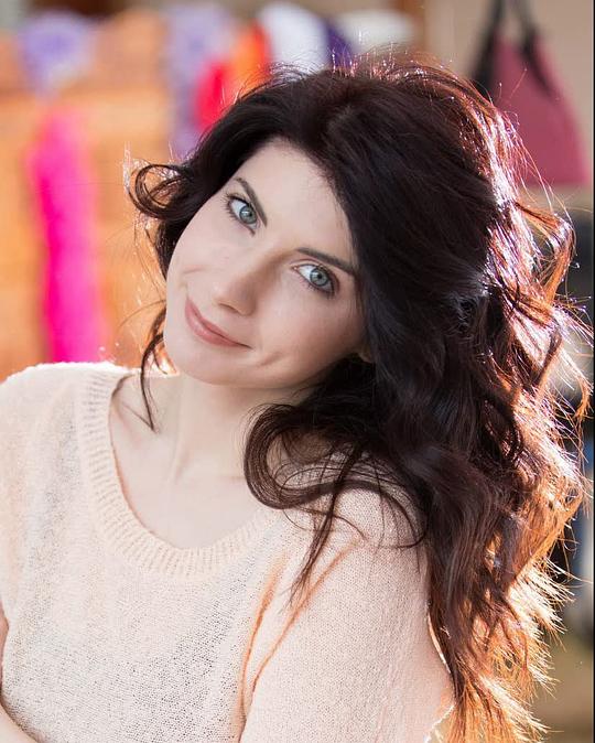 卡特琳·E·纽贝里 KateLynn E. Newberry照片