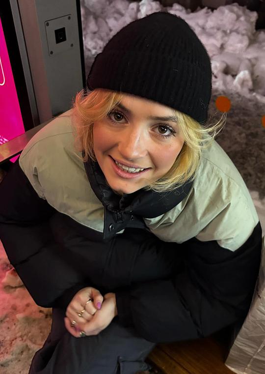 艾拉·奥弗比 Ella Øverbye照片