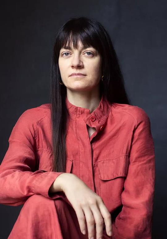 安德拉·厄苏塔 Andra Ursuta照片