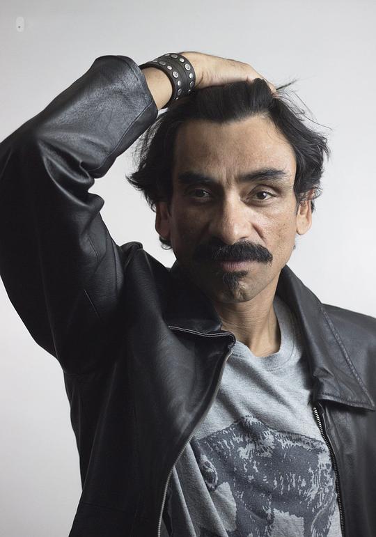 吉尔伯托·巴拉扎 Gilberto Barraza照片