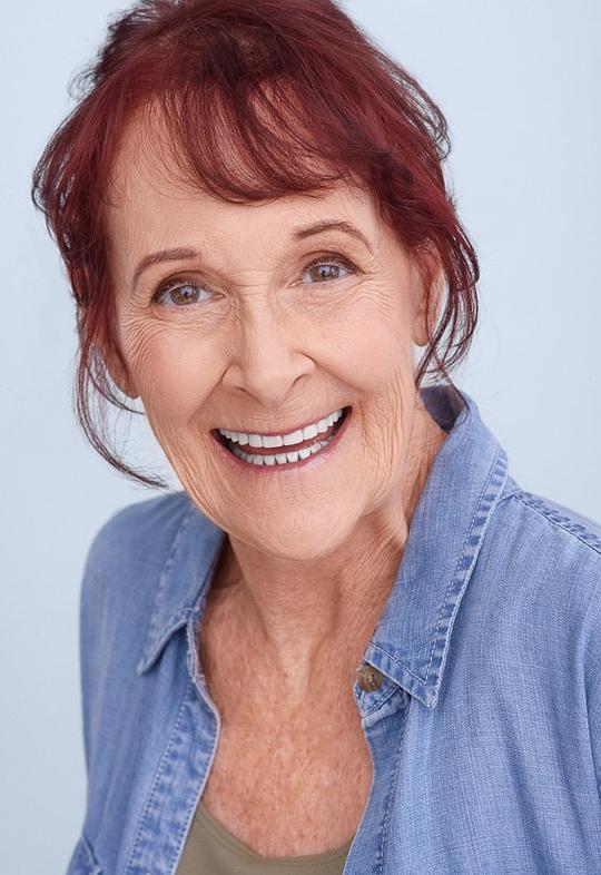 艾维·琼斯 Ivy Jones照片