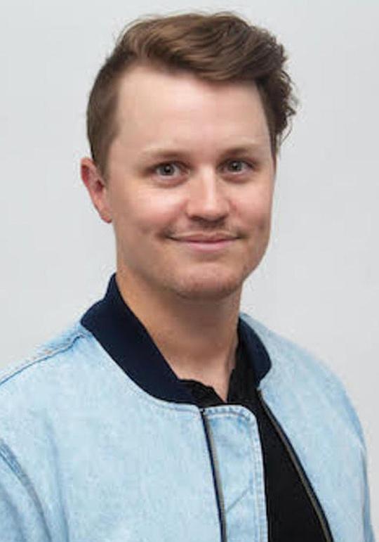 布兰登·克里斯坦森 Brandon Christensen照片