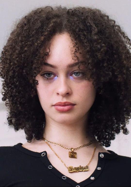 利兹·卡瑞贝尔 Liz Caribel照片