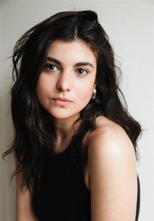 蕾雅·莱维安特 Léa Léviant照片