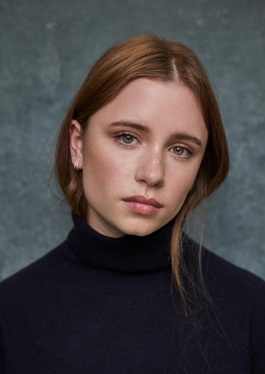 迪克西·艾格瑞克斯 Dixie Egerickx照片