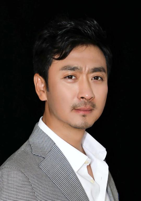 黄俊鹏 Junpeng Huang照片