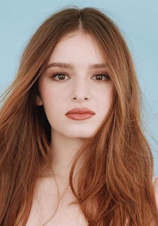 伊莎贝尔·库斯曼 Isabelle Kusman照片