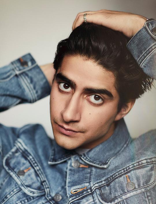 维威克·卡拉 Viveik Kalra照片