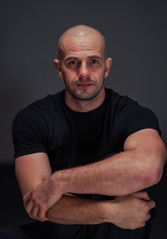 史蒂文·穆林斯 Steven Mullins照片