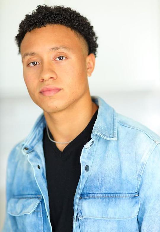 约书亚·蒙特斯 Joshua Montes照片