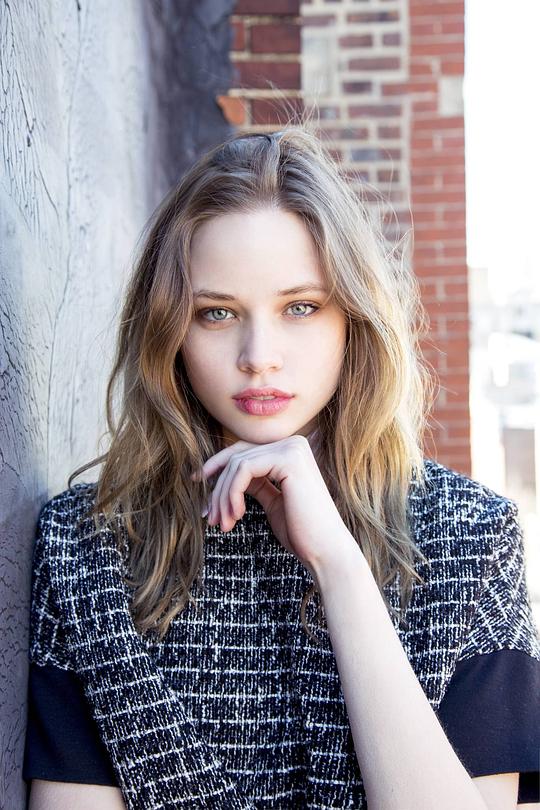 麦肯兹·利 Makenzie Leigh照片