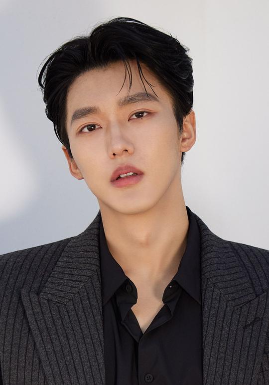 师铭泽 Mingze Shi照片