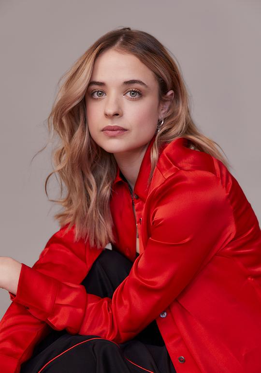 瑞谢尔·班诺 Raechelle Banno照片