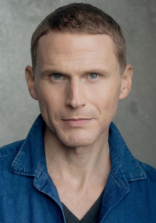 查尔斯·艾特肯 Charles Aitken照片