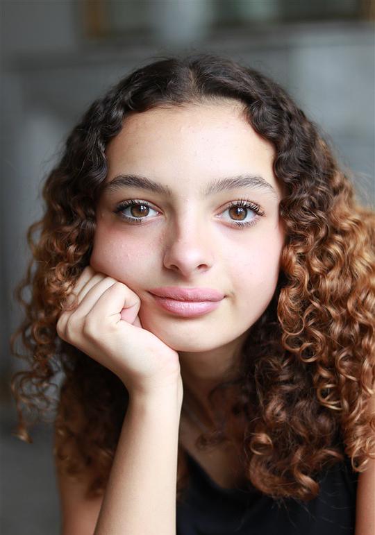 伊涅斯·安吉丽娜·玛纳菲克-阿曼迪奥 Inès Angelina Mnafek-Amandio照片