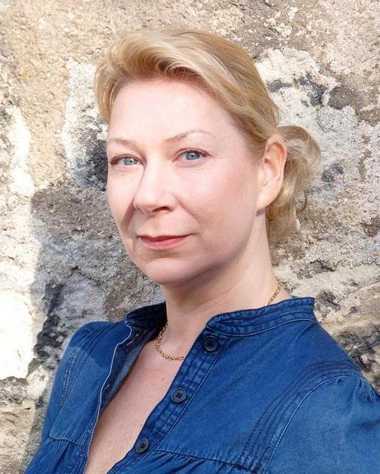 阿丽安·皮瑞 Ariane Pirié照片