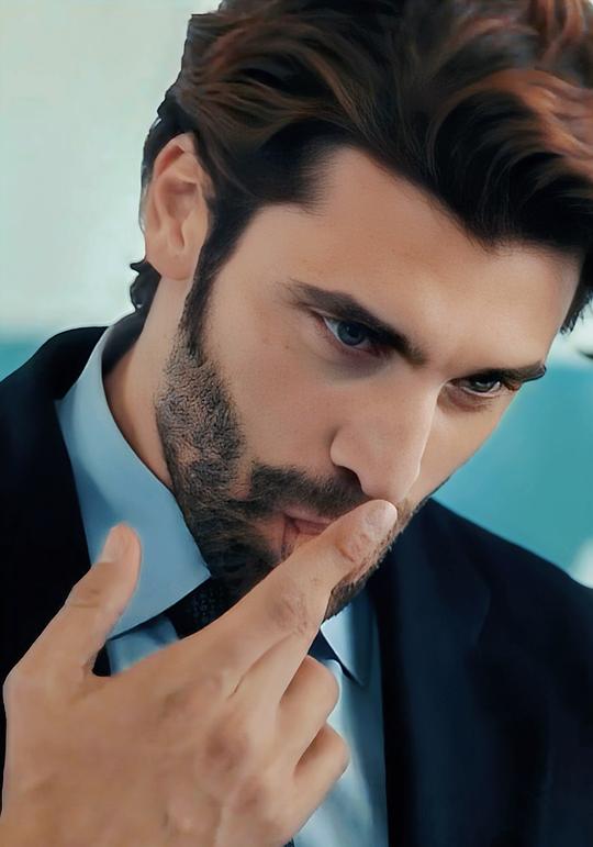 马里奥·埃米托 Mario Ermito照片