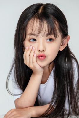 任怡瑄 Yixuan Ren照片