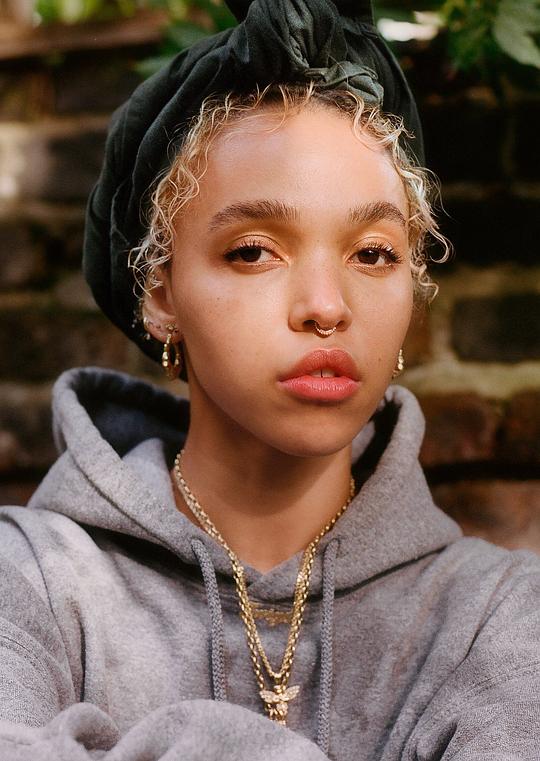小枝女孩 Fka Twigs照片